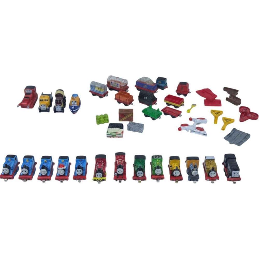 Thomas & Friends Take N Play 17 pc Diecast Vehicle Lot w/ Cargo and Accessories
